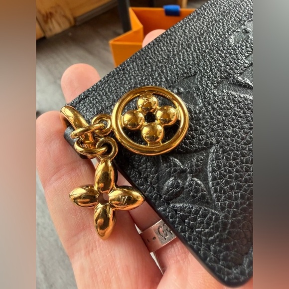 Louis Vuitton LV Charms Card Holder - Picture 8 of 16